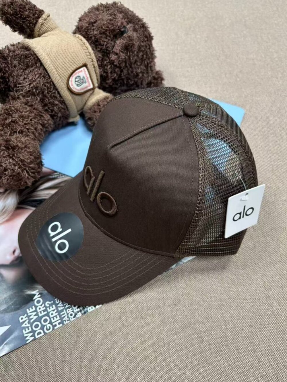 🏙ALO Yoga Trucker Hat Coffee Brown Perfect for Everyday City Street Style🎻 - Picture 2 of 4